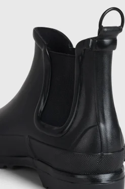 Chelsea Rainwalker^STUTTERHEIM Hot