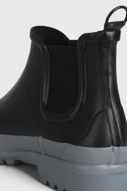 Chelsea Rainwalker^STUTTERHEIM Store